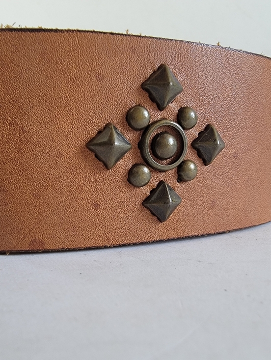 Banana Republic Brown Tan Leather Studded Boho Belt Size Medium Southwestern